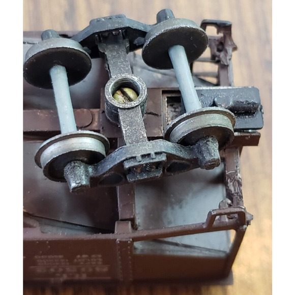 HO Scale 2 Bay Brown Hopper Rock Island RI #89502 - Picture 9 of 9